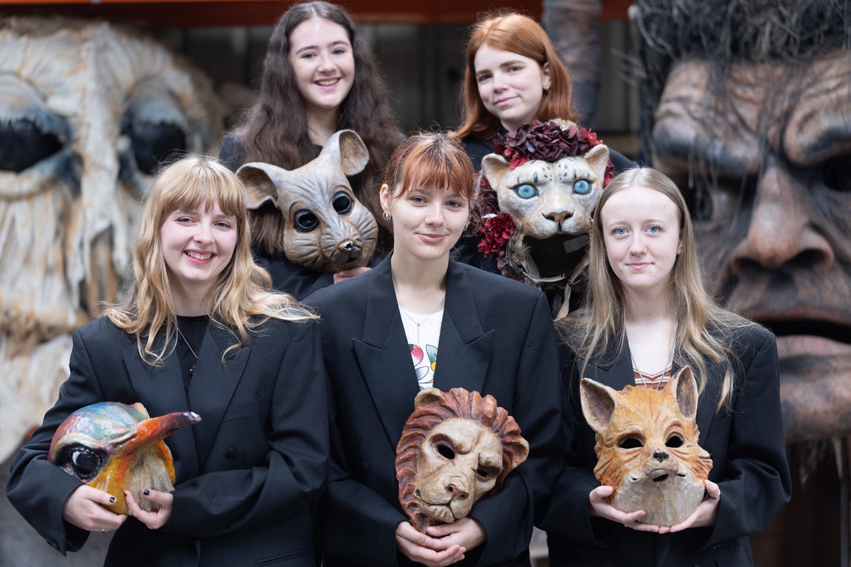 Macnas (@macnas) on Twitter photo 📣BELFAST! Last call for young people in Belfast to be part of an exciting <a href="/creativeirl/">Creative Ireland</a> #SharedIsland Youth Project for ages 14-17. Learn about making parades, design, performance & storytelling while making new friends!
Email victoria@macnas.com w/ your details for more info. 📣BELFAST! Last call for young people in Belfast to be part of an exciting <a href="/creativeirl/">Creative Ireland</a> #SharedIsland Youth Project for ages 14-17. Learn about making parades, design, performance & storytelling while making new friends!
Email victoria@macnas.com w/ your details for more info.