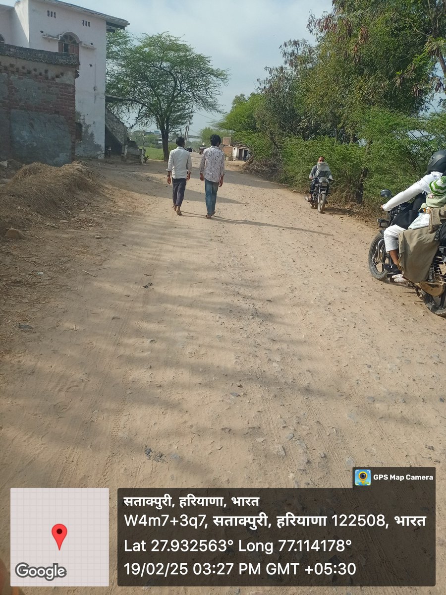 KaddalThe's tweet photo. @DiprHaryana @NayabSainiBJP माननीय 
@cmohry 
 जी, एक हमारी ये छोटी सी सड़क है जिसका अधूरा कार्य रुका है जो मैन रोड से गांव की ओर  जाती है, जिसपर निकलना दूभर है, हरियाणा में हो रहे चहुंमुखी विकास में इस सड़क को और जोड़कर थोड़ी कृपा हम ग्रामवासियों पर भी कर दीजिये हम सदा आपके आभारी रहेंगे 🙏 
@NayabSainiBJP https://t.co/vhJwF9vEDD