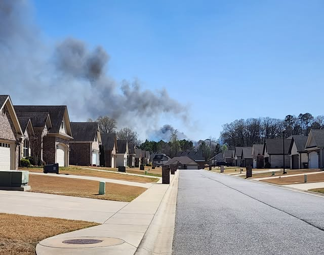 House on fire in the Salem area north of Benton. <a href="/ToddYakoubian/">Todd Yakoubian</a> @KATVJames <a href="/NWSLittleRock/">NWS Little Rock</a> <a href="/AR_Emergencies/">ADEM</a>