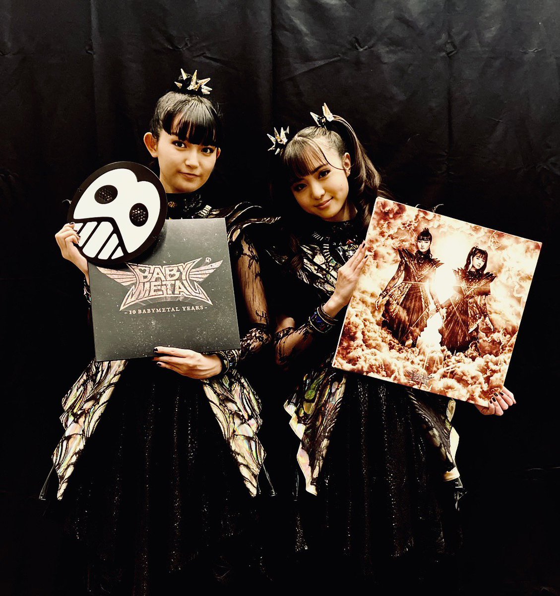 lifemetaldayo's tweet photo. 今日(3月20日)は
【#LPレコードの日】だそうです💿️
[※1951年（昭和26年）のこの日、日本初のLPレコードがレコード会社の日本コロムビア株式会社から「長時間レコード」の名前で発売された。]
#10BMY #BABYMETAL https://t.co/bBx70h886K