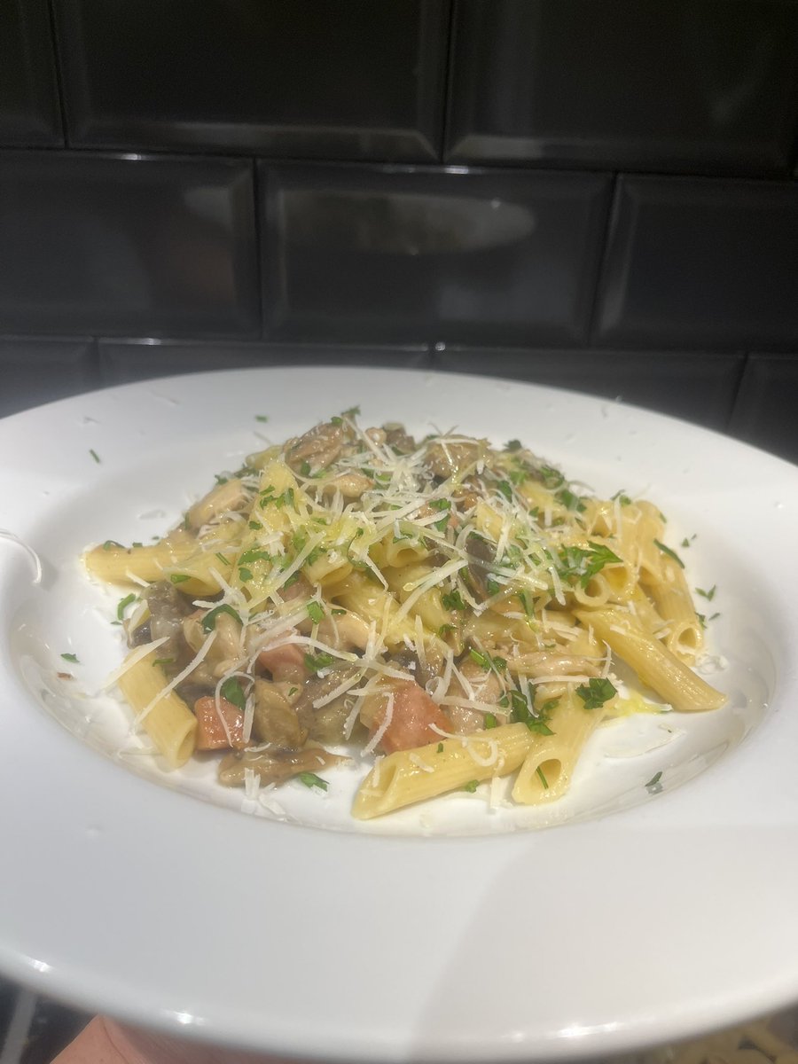 Dinner ready 
A Tavola 
Penne à la little bit of this  &amp; little bit  of that 
 of extra-virgin olive oil yorkshire pecorino