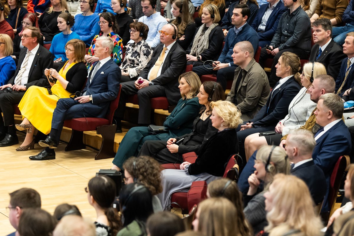 ZelenskyyUa's tweet photo. We met with students and faculty of the University of Helsinki and Tampere University. We are grateful for such a warm welcome and sincere communication. We discussed Ukraine and Europe's efforts to achieve a just peace, the global security architecture, Finland's role in Ukraine's reconstruction, and the importance of everyday contributions from each citizen to finally achieve a dignified peace. Today, Ukrainian flags are waving everywhere on the streets of Helsinki, and this is a response that Ukraine is not alone.

We also had separate conversations with Ukrainian students studying at these universities and Finnish students learning our language and history at Ukrainian Studies. There should definitely be more Ukrainian Studies programs around the world. 

Today, we signed Memoranda of Cooperation with the University of Helsinki and Tampere University to join the Global Coalition of Ukrainian Studies. In addition, the libraries at these Finnish universities—the University of Helsinki and Tampere University—have been enriched with collections of fiction—classics and works that will definitely become classics, including those by our defenders. All of this is part of the Ukrainian Bookshelf project.

Thank you for your help in defending Ukraine, for supporting our people, language and history. We deeply appreciate it.