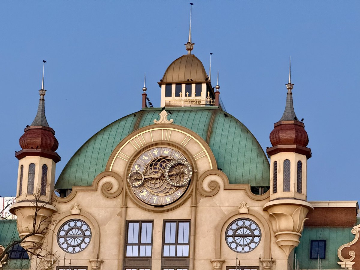 The Efteling Grand Hotel is coming along nicely! Such a beautiful building. Taken 16/03/25