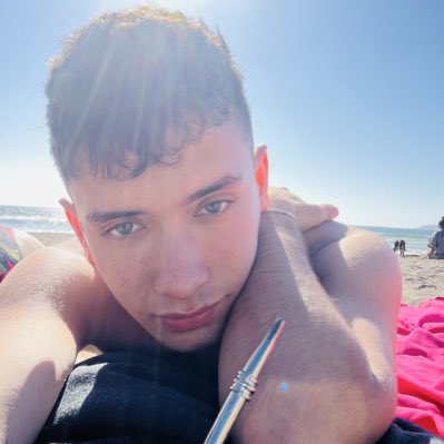 Vilcriiss's tweet photo. #NuevaFotoDePerfil https://t.co/JsAP1pZPGI