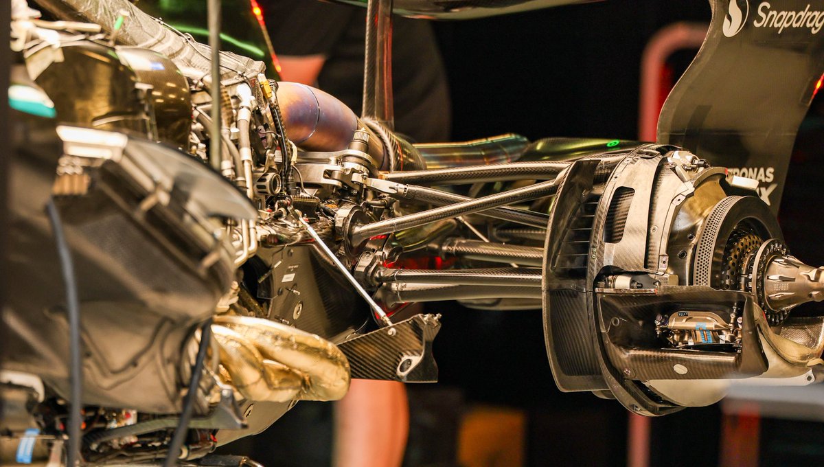 xavigazquez's tweet photo. Details of the rear suspension of the #Mercedes, among many other things, from my camera πΈ in #AUSGP
.
#xaviimages #f1technicalphotographer #aeroporn ποΈ
.
#F1Tech #albertparkcircuit #grainingtech #formula1
. https://t.co/5bTeUF29ZZ