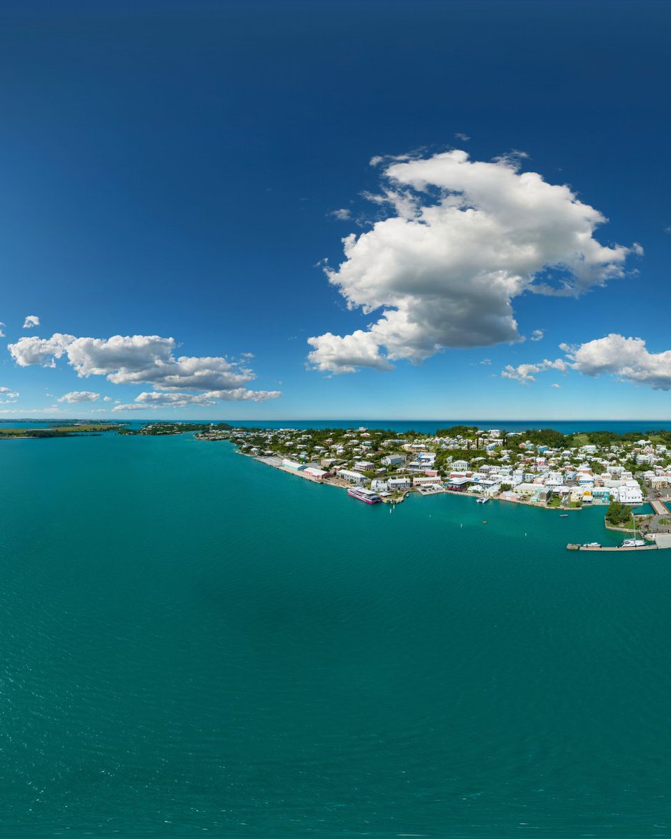 Bermuda's tweet photo. The Town of St. George's, Bermuda 📍🇧🇲 

Want to get a virtual tour of the oldest town in the New World? Get a glimpse of the UNESCO World Heritage Site: https://t.co/sXPrr5arCp

#GoToBermuda https://t.co/DA17ckH7Wo