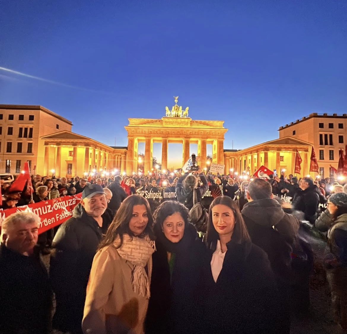 Berlin Eyaleti Çalışma Bakanı <a href="/CanselK/">Cansel Kiziltepe</a>, SPD Federal Milletvekili <a href="/derya_tn/">Derya Türk-Nachbaur</a> ve SPD Berlin Eyalet Başkan Yardımcısı <a href="/sinem_tf/">Sinem Taşan-Funke</a> davetimize katıldılar.

İçten teşekkürlerimizle ❤️