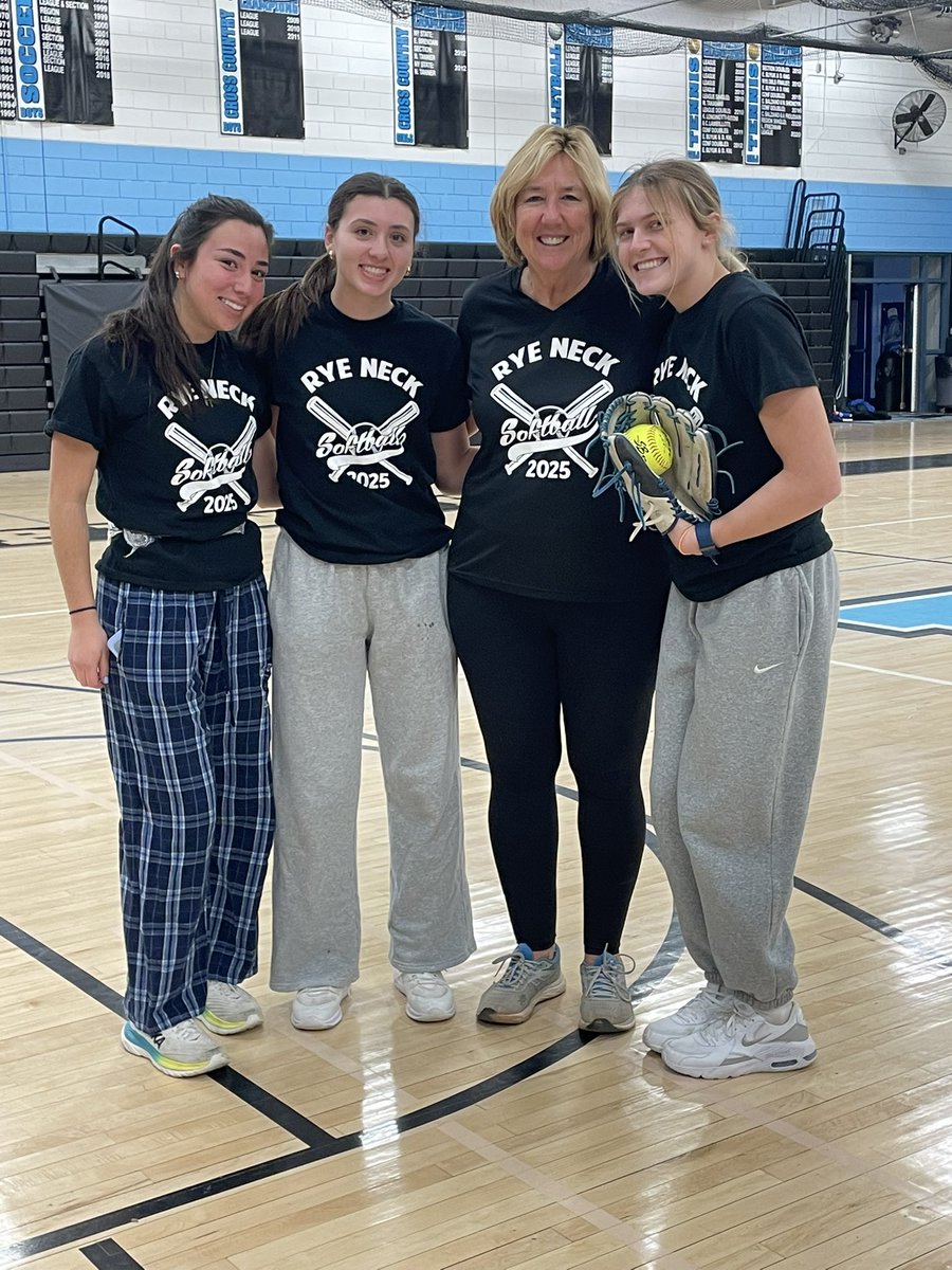 Rye Neck_Softball tweet media