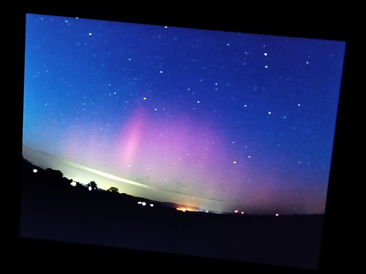 _James_McGrath. (@jimbomcg987) on Twitter photo Aurora looking good here in Cork. B.O.C about 10mins ago. #Aurora #Cork <a href="/chunder10/">James Rowley-Hill</a> <a href="/CarlowWeather/">Carlow Weather</a> Aurora looking good here in Cork. B.O.C about 10mins ago. #Aurora #Cork <a href="/chunder10/">James Rowley-Hill</a> <a href="/CarlowWeather/">Carlow Weather</a>