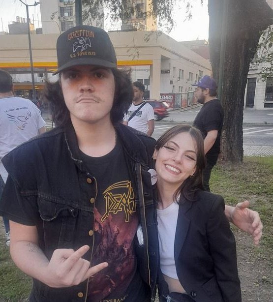 marianherrrera's tweet photo. Este es el hijo de Connie Ansaldi? Jijooooo la remerita de twitter https://t.co/DfC2pGvCOQ