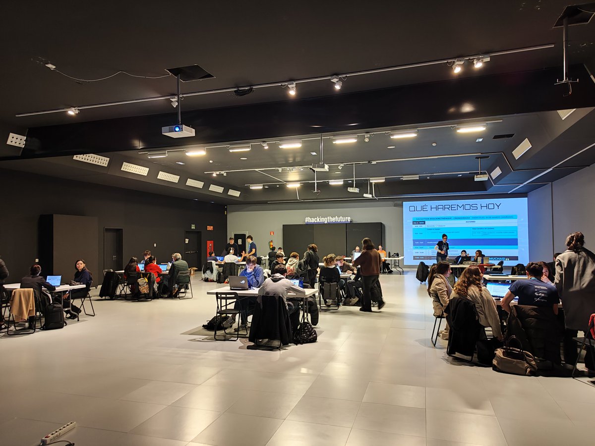 frojasluna tweet media