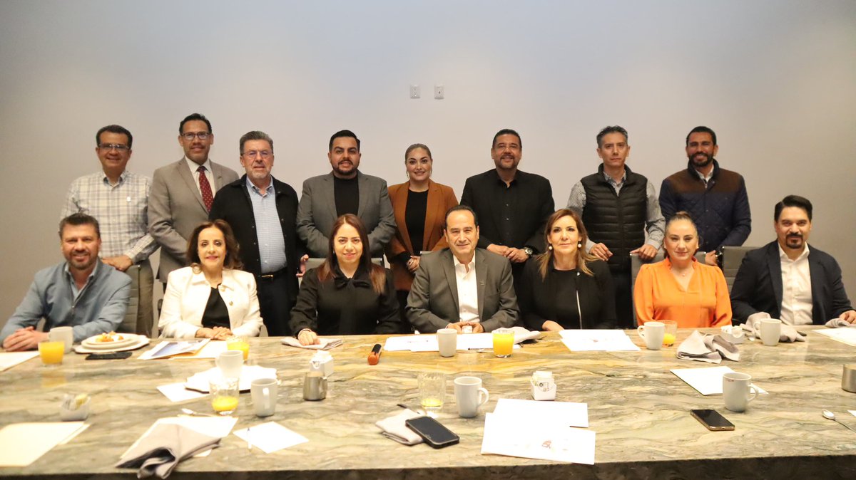 ConsejoPazDgo's tweet image. Realizamos nuestra sesión ordinaria de consejo, donde aprobamos el plan de trabajo 2025, las diversas actividades para el año 2025 en la promoción de Paz y reconstrucción del tejido social.
Seguimos avanzando juntos por un Durango #ConPaz