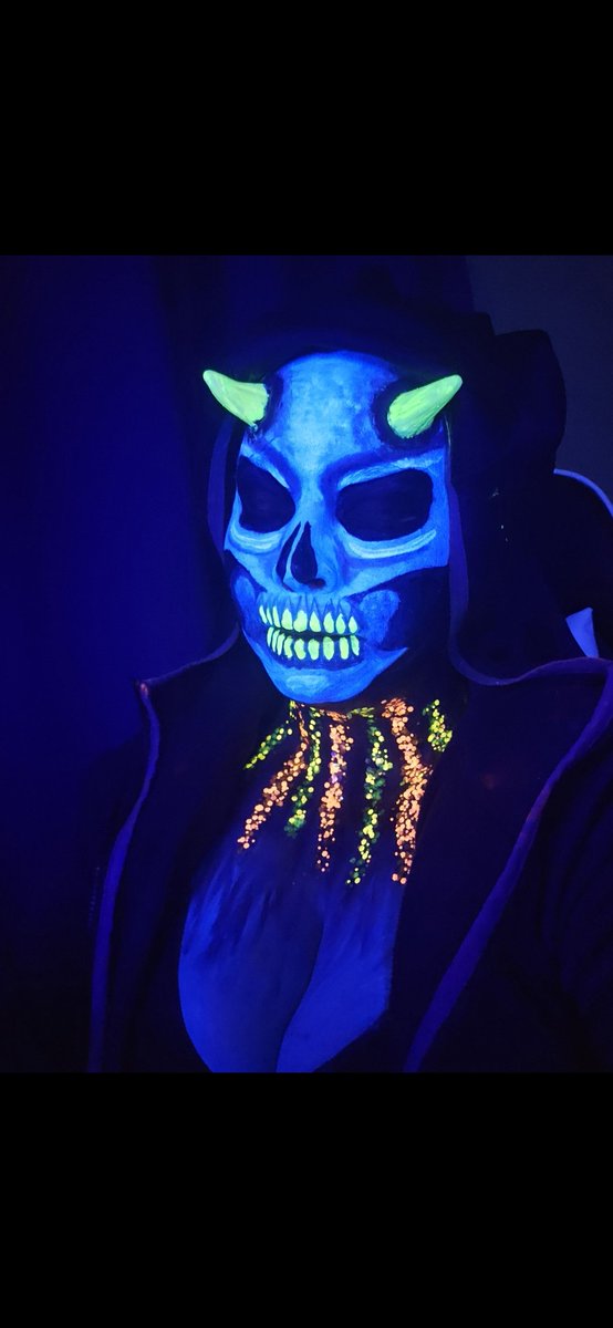 xWickedchild's tweet photo. Some of my favorite face paints I have done for stream. xwickedchildx  on Twitch. #twitchstreamer #smallstreamers #pubg #CallofDuty https://t.co/rNy79skJHN