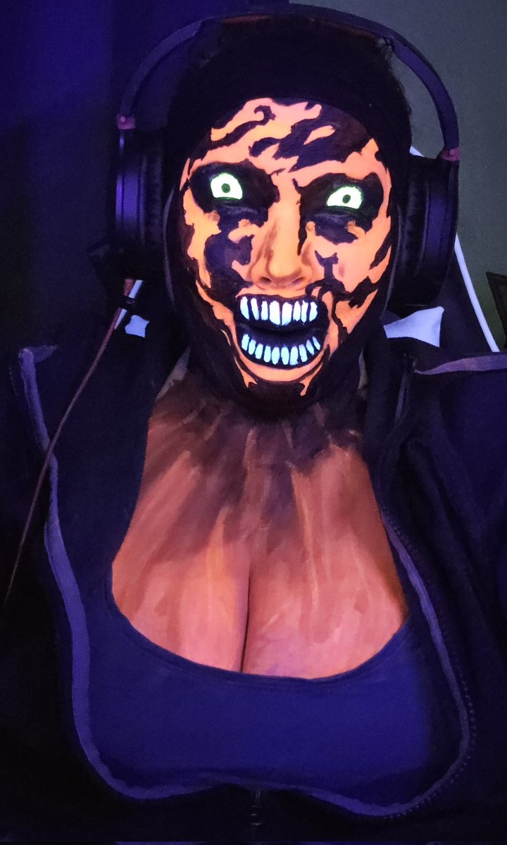 xWickedchild's tweet photo. Some of my favorite face paints I have done for stream. xwickedchildx  on Twitch. #twitchstreamer #smallstreamers #pubg #CallofDuty https://t.co/rNy79skJHN