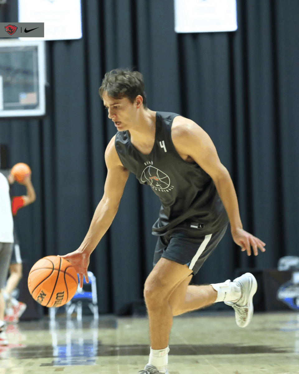 WASHUBears's tweet image. 𝐅𝐈𝐍𝐀𝐋 𝐅𝐎𝐔𝐑 𝐁𝐄𝐀𝐑𝐒.

@NCAADIII @NewsUAA @WashUBasketball 

#BattleOn | #OneFist