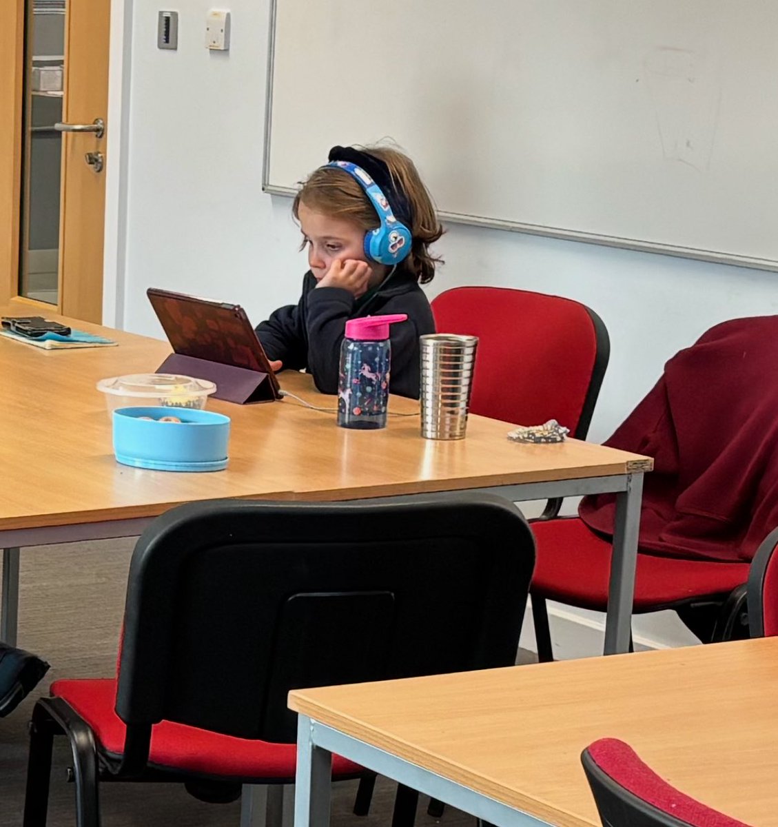 L_Lyag's tweet image. I was delighted to have a special guest at my presentation at the PGR work-in-progress seminar at @UonHistory today.