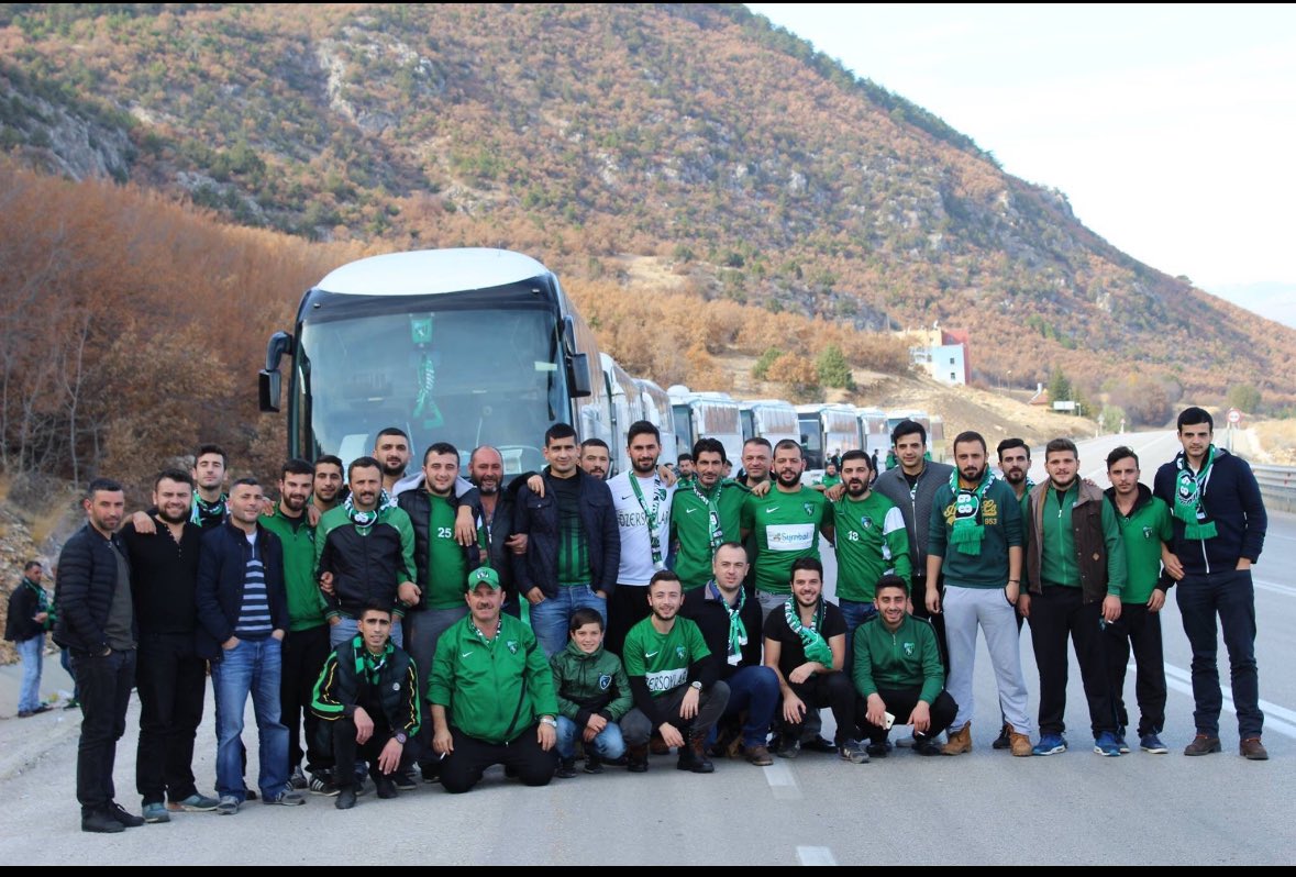 bütün abiler maraton üstteyiz biriz beraberiz diye paylaşım yapıyor.. senin peşinden gelenler olarak biz numaralıdayız gel abi ordunun başına geç bayramı seninle yaşayalım… <a href="/kasapozgur41/">özgür taşkıran</a>