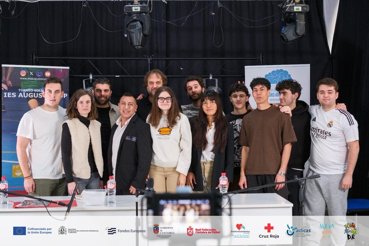 🚨 𝗦𝗶𝗻𝗲𝗿𝗴𝗶𝗮 𝗲𝗻𝘁𝗿𝗲 𝗮𝗹𝘂𝗺𝗻𝗮𝗱𝗼 𝗱𝗲 𝗱𝗶𝗳𝗲𝗿𝗲𝗻𝘁𝗲𝘀 𝗰𝗲𝗻𝘁𝗿𝗼𝘀 𝗱𝗲 𝗖𝗮𝗻𝘁𝗮𝗯𝗿𝗶𝗮

📺 Alumnado del IES Peñacastillo y del IES Augusto Gonzalez de Linares trabajan conjuntamente durante la emisión del programa 𝘓𝘢𝘴 𝘦𝘯𝘵𝘳𝘦𝘷𝘪𝘴𝘵𝘢𝘴 𝘥𝘦 𝘭𝘢