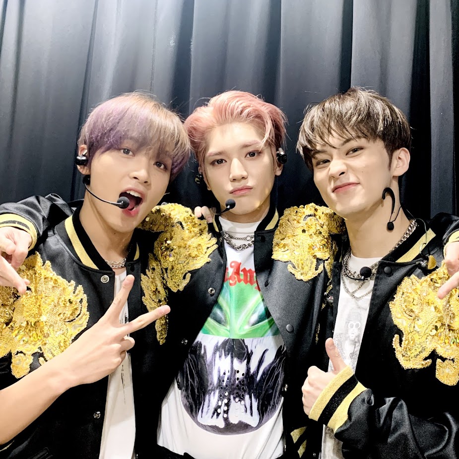 at the backstage, mark shouted, "taeyong hyung is here!!" and lifted him up from behind to show him to the fans

after mark and haechan finished recording and came down to check the monitor, taeyong took tissues out of the bag and wiped haechan's sweat 🥹