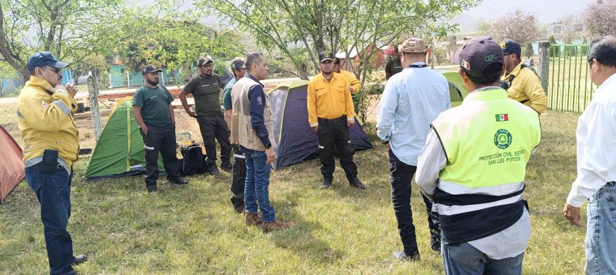 Este miércoles el director de la Coordinación Estatal de Protección Civil, Mauricio Ordaz Flores, realiza recorrido en el incendio forestal de Papagayos en Ciudad del Maíz.

En este incendio se trabaja con el MI-17 de la Marina 🔥🌲