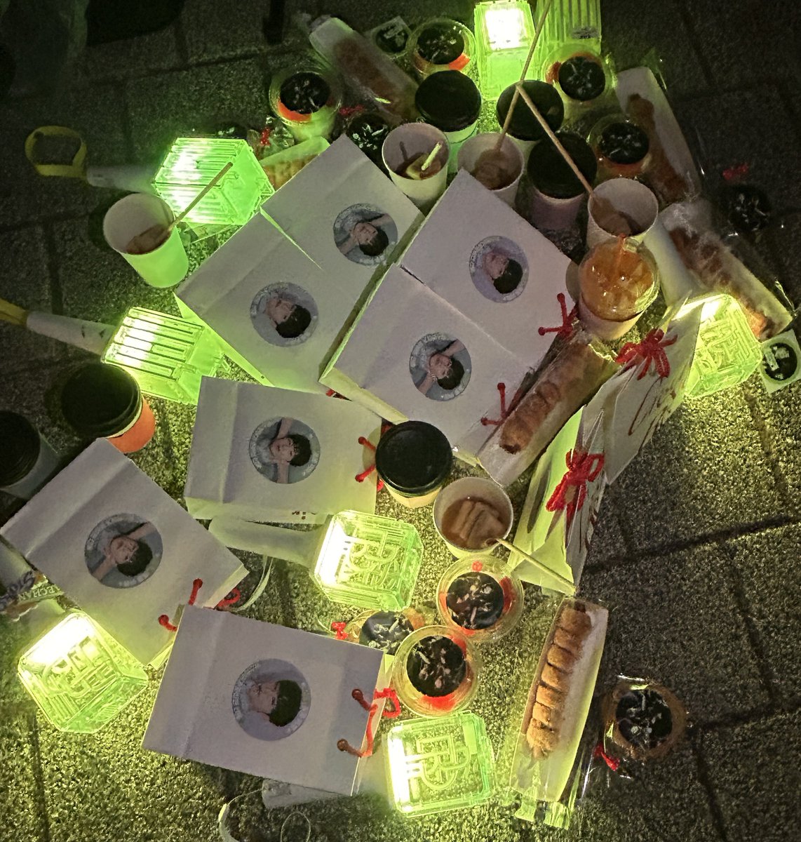 역조공마음따땃해💚

#MARK_82Pressin
#MarkftHaechan
#마크랑_해찬이랑_82pressin
(@bluesunberry)