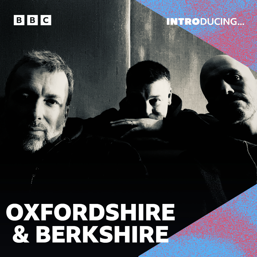 BBC Oxfordshire (@bbcoxford) on Twitter photo Blending introspective lyrics, melodic sensibilities & memorable hooks - Unbelievable Truth join <a href="/DaveGilyeat/">Dave Gilyeat</a> for a chat & live session! 🙌
🔊 Hear the latest new music from Oxfordshire & Berkshire - Thursday nights from 8pm & on BBC Sounds ⤵️
bbc.in/41X4eNS Blending introspective lyrics, melodic sensibilities & memorable hooks - Unbelievable Truth join <a href="/DaveGilyeat/">Dave Gilyeat</a> for a chat & live session! 🙌
🔊 Hear the latest new music from Oxfordshire & Berkshire - Thursday nights from 8pm & on BBC Sounds ⤵️
bbc.in/41X4eNS