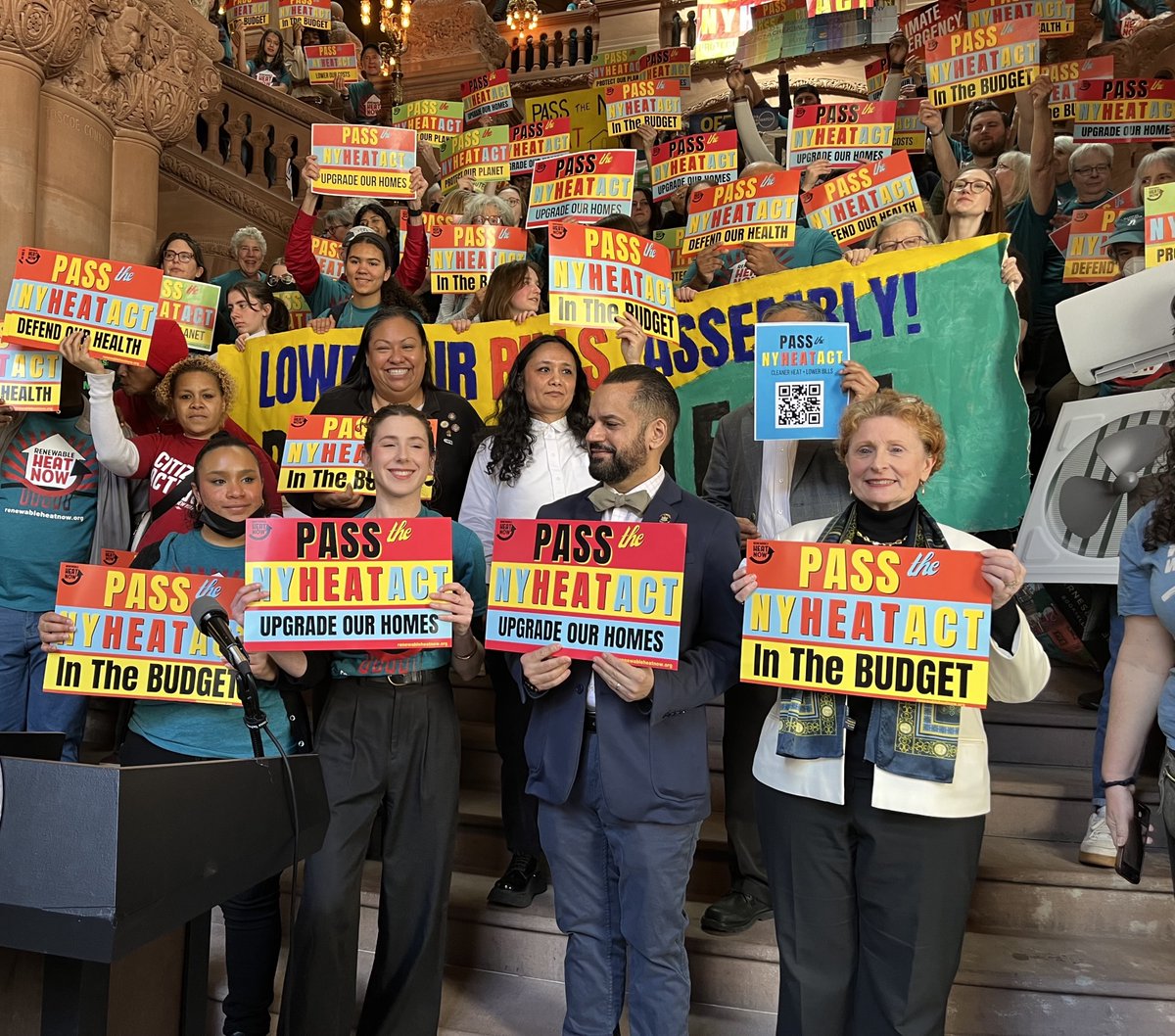 200+ New Yorkers rallied for lower utility bills &amp; cleaner energy! ConEd &amp; others keep hiking rates while NYers struggle to pay bills. The #NYHEATAct is a way forward that puts people before corporate profits!