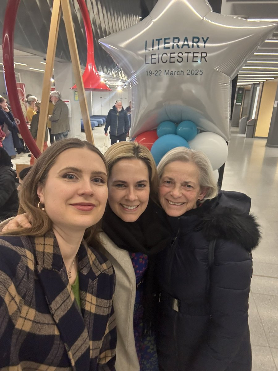 What a pleasure to see <a href="/CarolineLucas/">Caroline Lucas</a> speak this evening <a href="/LiteraryLeic/">Literary Leicester</a> about the stories we tell about national identity; the importance of progressive and inclusive definitions of Englishness; and the danger of binaries. Lots of food for thought regarding the curriculum too.👏