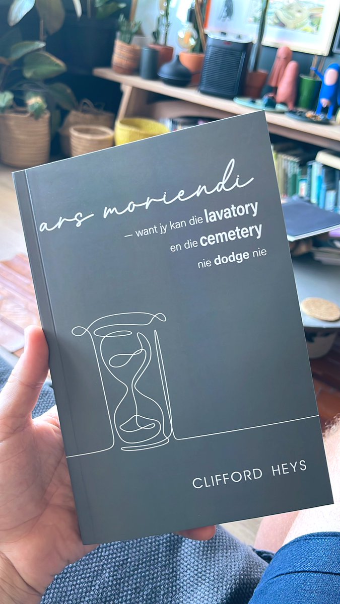 mias_van's tweet photo. Klein vreugdes van die werk: om te sien hoe ’n konsep ontwikkel tot manuskrip tot boek. Ars Moriendi (Latyn vir 'die kuns van sterwe') gaan oor die voorreg om oud te word, vrede te maak met sterflikheid en skoonheid te vind in beide die lewe en die dood. https://t.co/lDxvvCYesB