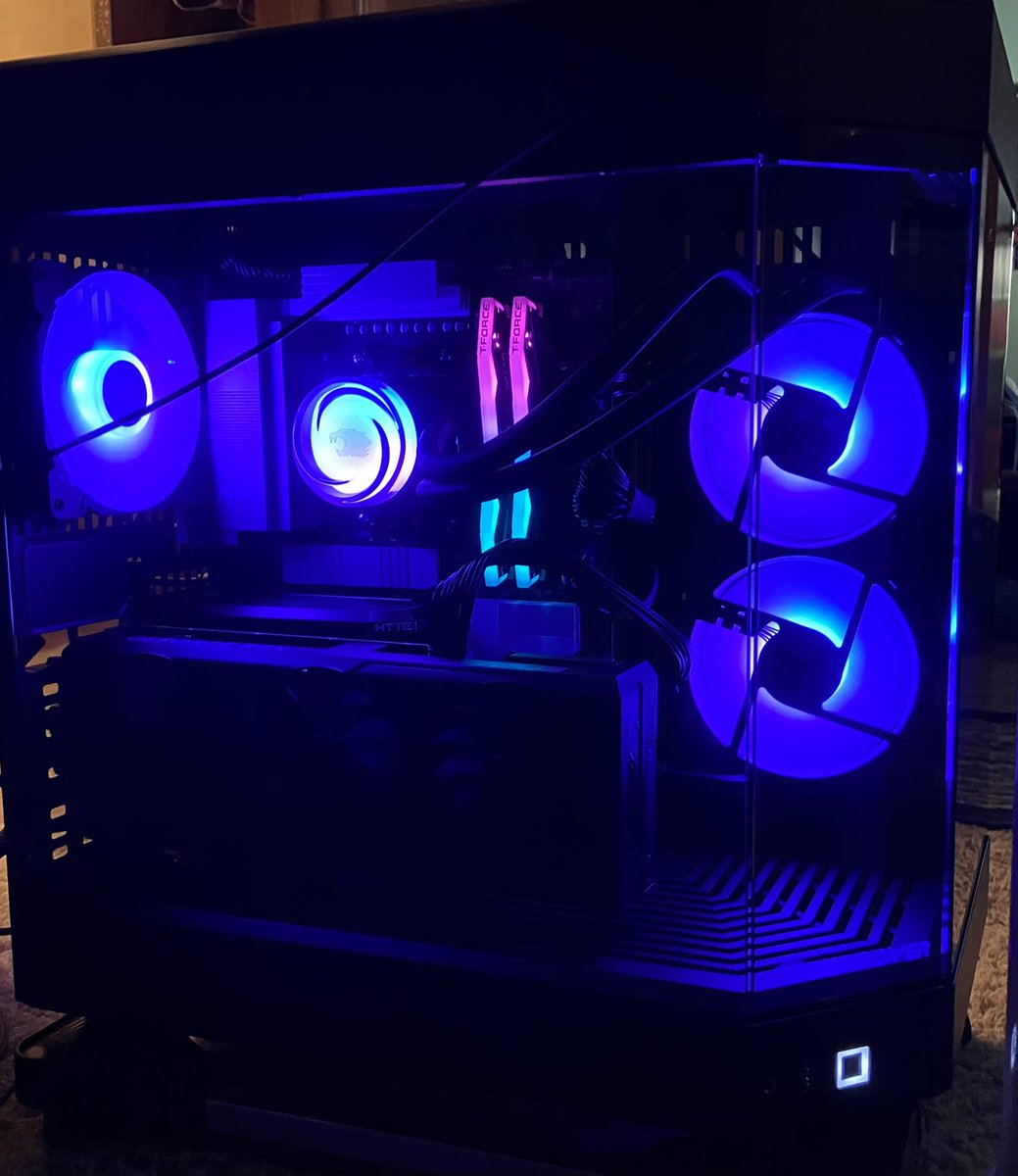Guess I never shared the new PC here. Ryzen 7 9800x3D, 4070ti Super, 32gb DDR5. Huge thanks to <a href="/iBUYPOWER/">iBUYPOWER 🔜 #AX2025 E55</a>