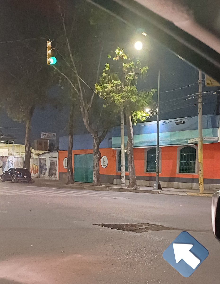 Adrianys09's tweet photo. @SSC_CDMX @UCS_GCDMX @C5_CDMX @locatel_mx @Alcaldia_Coy @giogutierrezag  hay un hoyo en el cruce de Av. Santa Ana con Rosa Ma. Sequeira que pone en riesgo a vehículos y transporte público de la zona https://t.co/0sCWIceLaK
