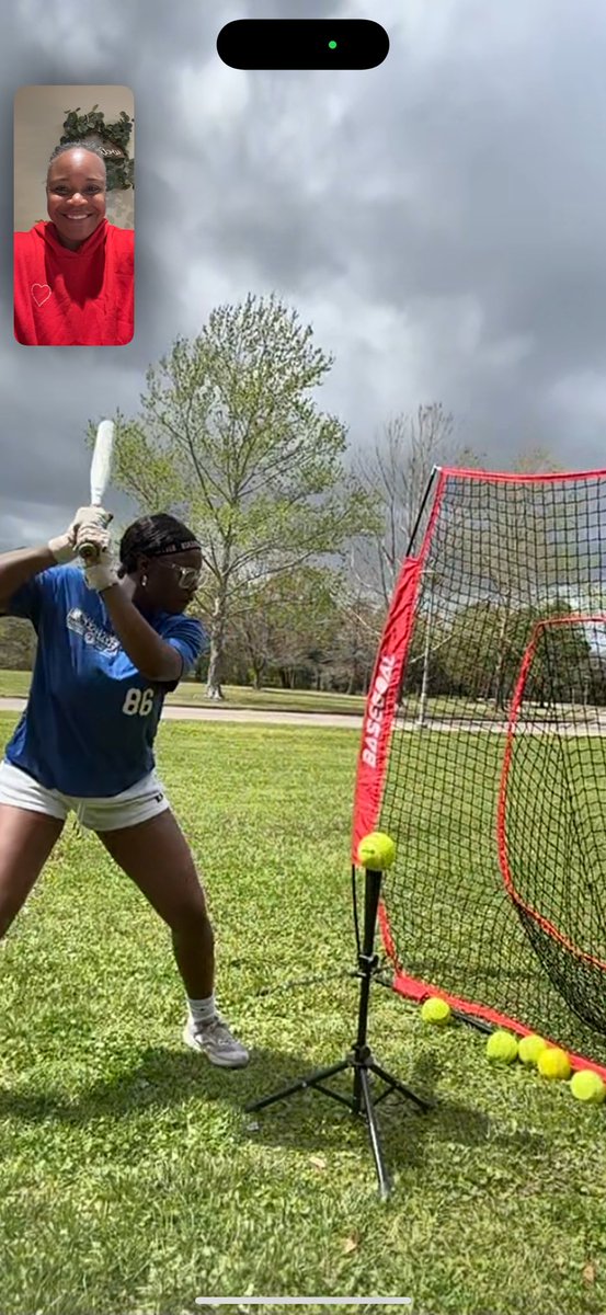 iyhiamac's tweet photo. A little Virtual Zoom never with one of my college athletes @2023Tao 

I’m happy that @2023Tao called on me to make some adjustments. 
1% Better Always https://t.co/Ie5dpvXrVQ