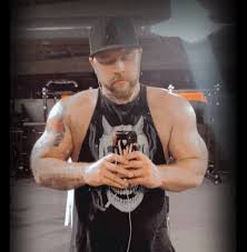 d3v0313's tweet image. Just got to Chicago and hitting the gym before tonight's @ACADEMYxDEATH show against @RejectCanada. 

Then, later tonight, hitting the town with a new friend. 

#BoyleHeightsBoogeyman