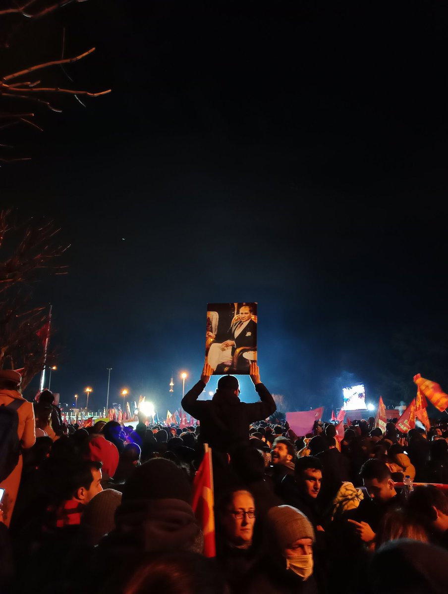 moreceldo's tweet photo. Türk milleti bu günü unutmayacak.
#sokağa https://t.co/KOBN6G31ig