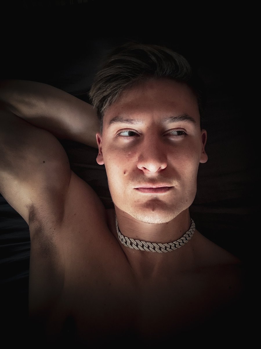 👀