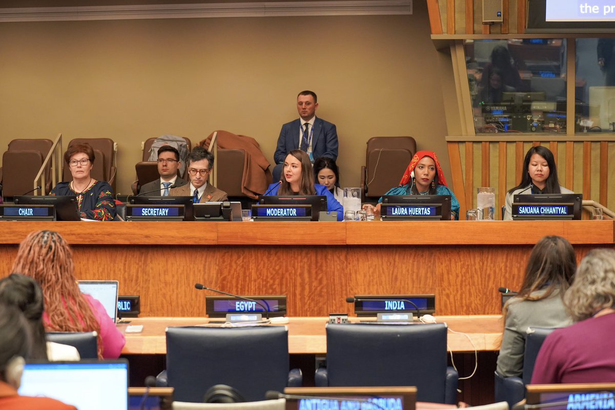 Young voices are louder than ever, they cannot be ignored🙌

#KingdomNL’s UN Youth Representative <a href="/FennaTimsi/">Fenna Timsi</a> is back in NY! She moderated a powerful youth dialogue at #CSW69, focused on turning CSW commitments into action &amp; building a digital world that supports gender equality.