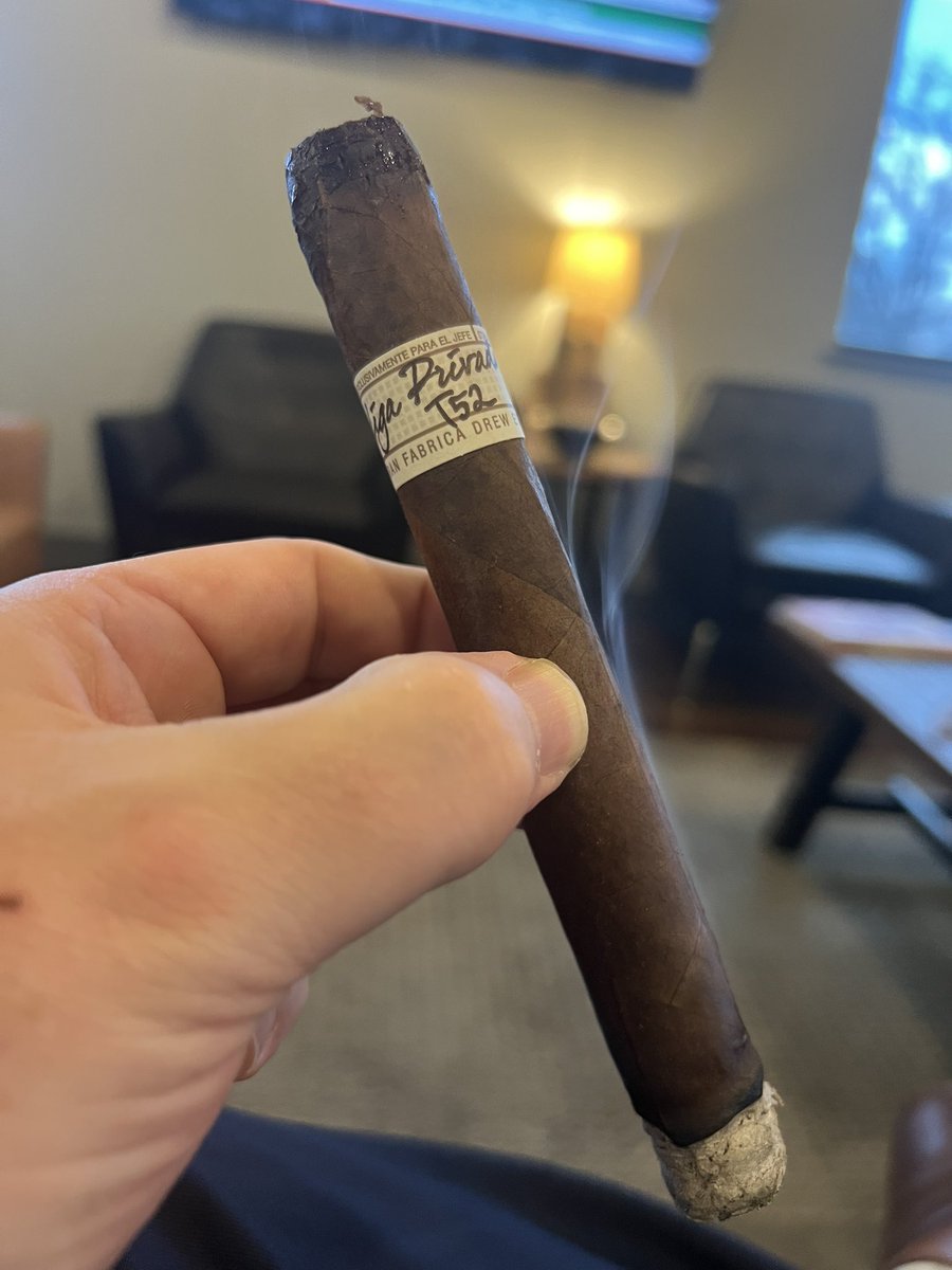 Tex_Cigar's tweet photo. Smoking a Liga T52 at Amarillo Cigar Co. https://t.co/us8UnNRQ6G