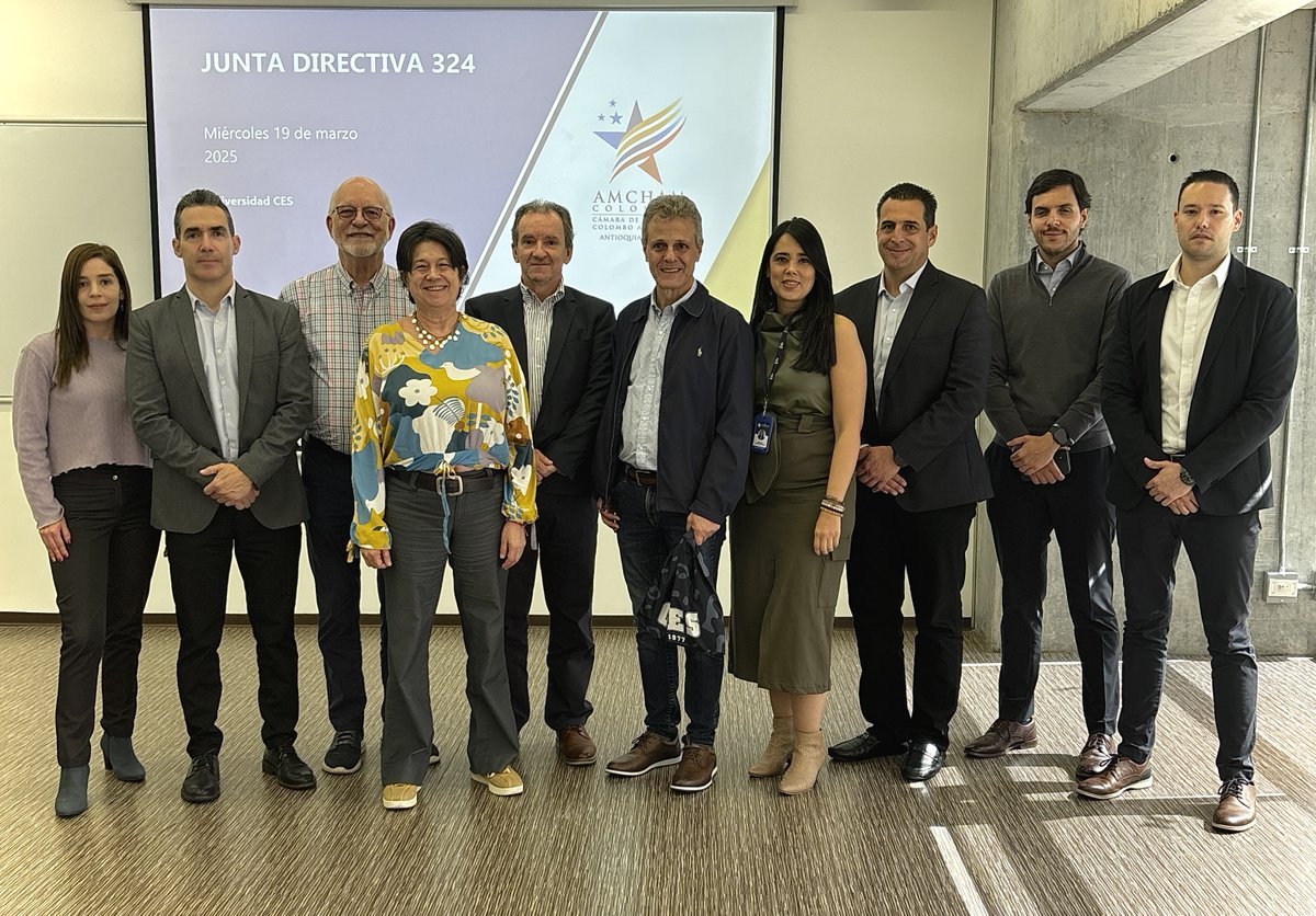 ¡Orgullosos de ser parte de <a href="/AmChamCol/">Cámara Colombo Americana - AmCham Colombia</a> y de contribuir al desarrollo de nuestro país!

Recibimos a la Junta Directiva de AmCham Antioquia-Caldas, unos líderes que creen en la educación, la investigación y la innovación como motores de transformación y crecimiento.