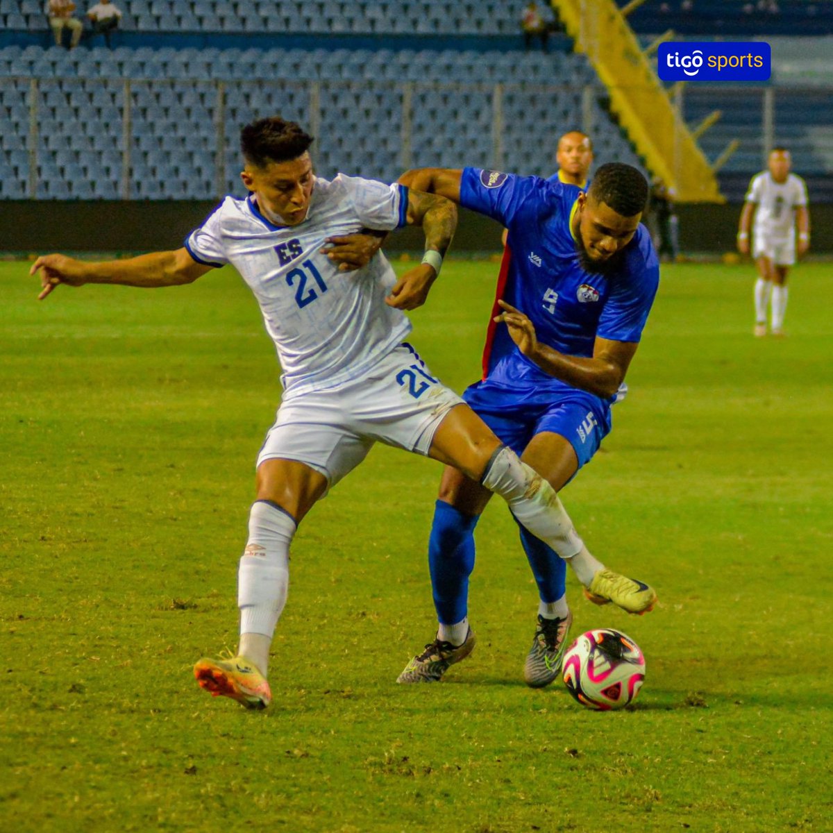 TigoSports_SV's tweet photo. ✋ ¡CINCO ENTRADAS DOBLES PARA EL SALVADOR VS PACHUCA! 😳🤩

🫡 Participá en nuestro sorteo y viví la emoción en vivo, de este partidazo de nuestra Selecta! 🇸🇻

✅ Para participar:
    1️⃣Ambos deben seguir  nuestra cuenta.
    2️⃣Dale RT a este tweet.
    3️⃣Etiqueta en los comentarios a ese amigo con quien compartirías la experiencia. 🏟️

🗓️ Tenés hasta mañana a las 12 del medio día participar, los ganadores serán anunciados mañana por la tarde, 🫡