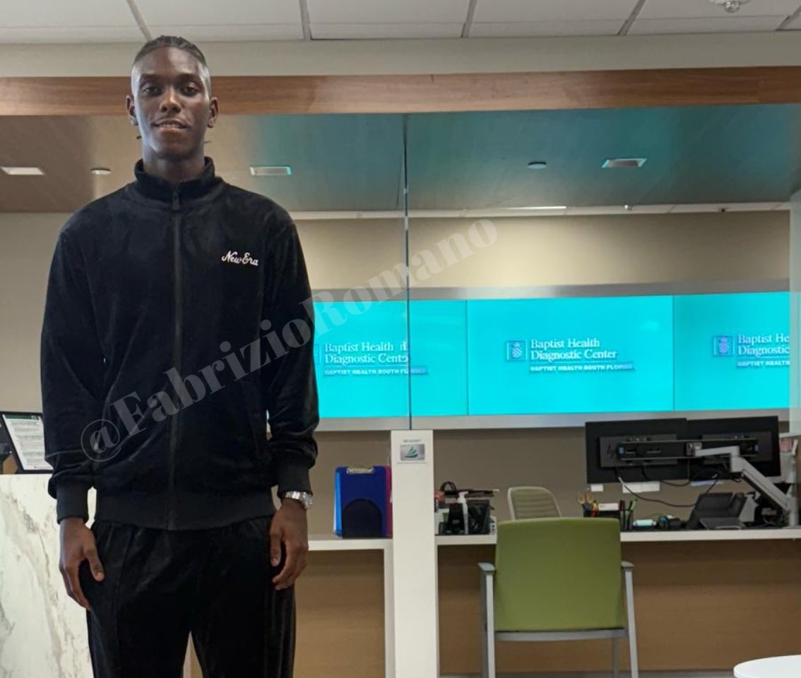 FabrizioRomano's tweet photo. 🚨🇺🇸 EXCL: Inter Miami new signing Allen Obando, arrived in town today for medical tests at the club.

18 year old Ecuadorian striker joins Atlético Madrid Group for $4m total fee from Barcelona Guayadaquil and then signs for Inter Miami on loan.

Here we go, confirmed. 🇪🇨 https://t.co/LvWW4PvWfU
