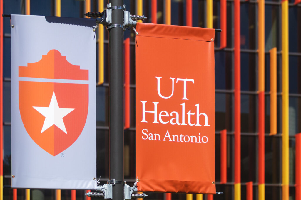 UT Health San Antonio (@uthealthsa) on Twitter photo New rankings place <a href="/UTHealthSA/">UT Health San Antonio</a> San Antonio and @thelongsom among the top medical schools in the nation! This recognition highlights our growing impact in medical research and innovation—helping make San Antonio a major hub for health science breakthroughs bit.ly/41Zotvz New rankings place <a href="/UTHealthSA/">UT Health San Antonio</a> San Antonio and @thelongsom among the top medical schools in the nation! This recognition highlights our growing impact in medical research and innovation—helping make San Antonio a major hub for health science breakthroughs bit.ly/41Zotvz