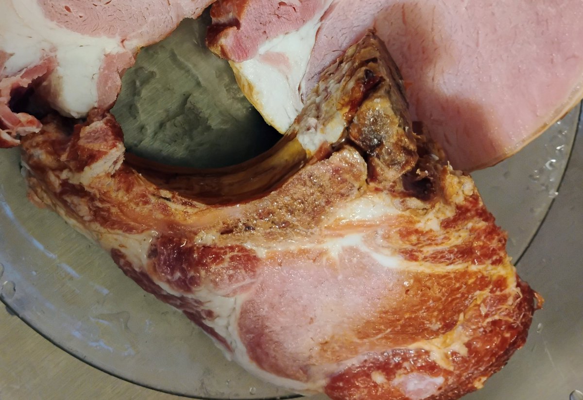 ChefLondie's tweet photo. What'chall know bout' them (Smoked* Pork Chops?!)π₯β¨π₯
These I did not taste but I heard the Meal was Great. βοΈ#TheySmashed https://t.co/N7AM4aAV5q