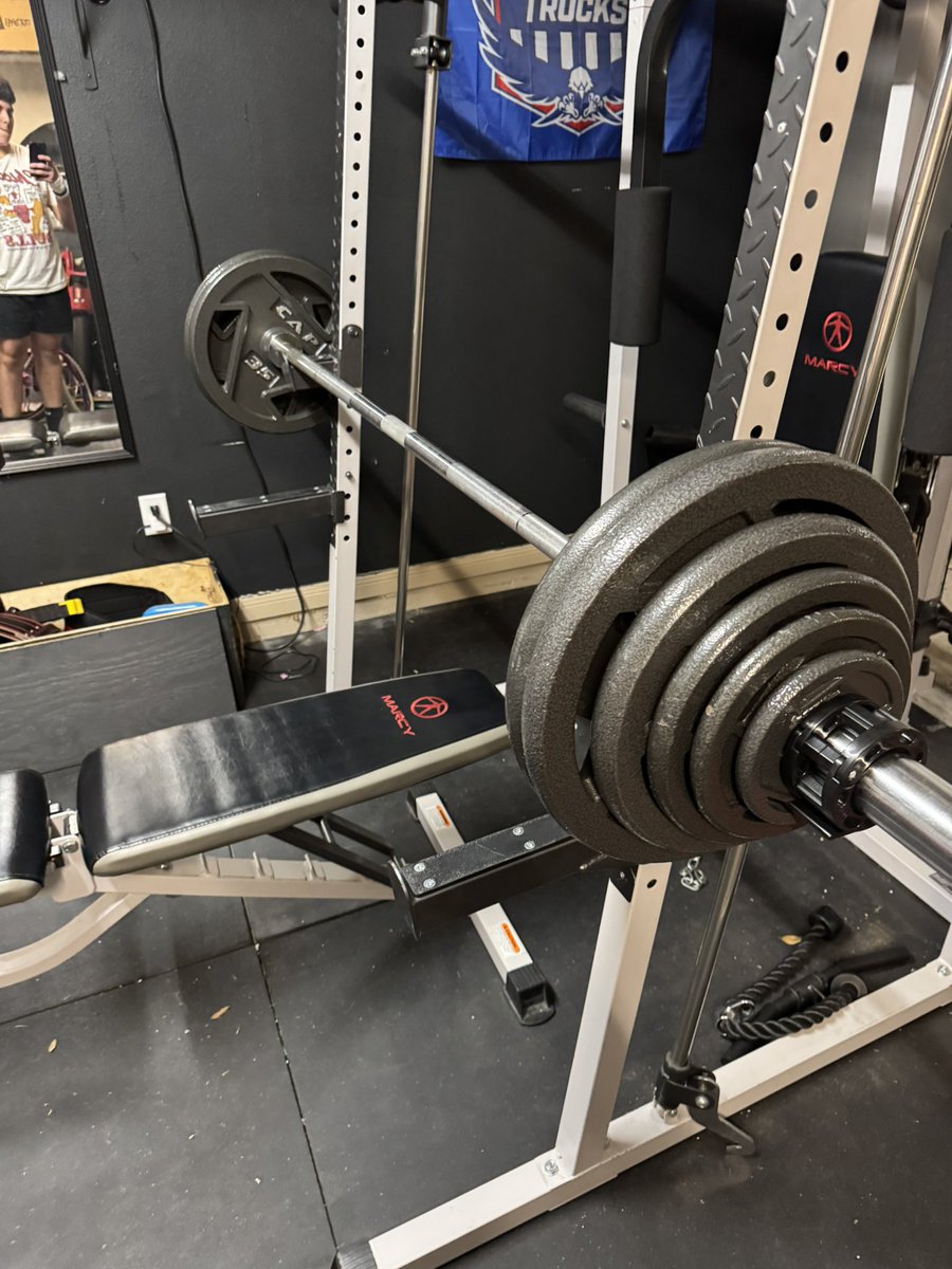 JerryNavarro_'s tweet image. 260 New PR on bench