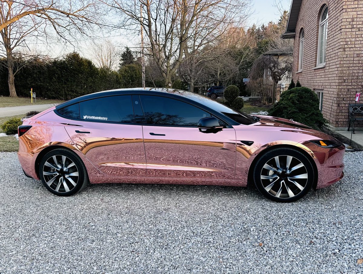 glo in the dark 🥀✨🥀♥️🥀✨♥️🤍💙✨🥀 tweet media