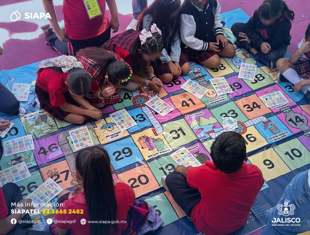 #SIAPA y autoridades estatales realizaron el evento del Día Mundial del Agua en primaria de Guadalajara.💧💦

Ante una cultura del agua eficaz se pretende crear "Guardianes del Agua" que cuiden y aprovechen el vital líquido.