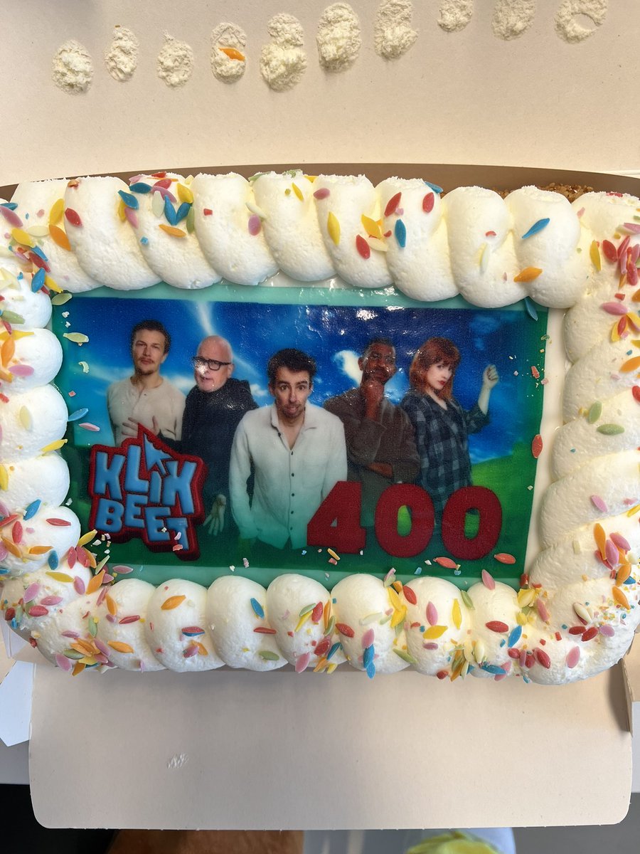 400 sketches van Klikbeet dussss: taart! #klikbeet #taart #400 #feestje