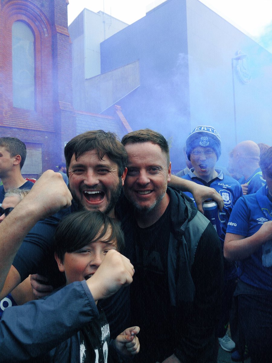 mintisculture's tweet image. Evertonians after a coach greet 

Goodison Road 
15 May 2022