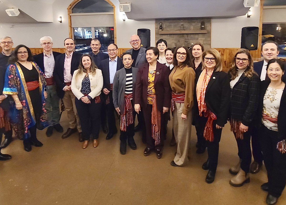 sbergeron's tweet photo. Une sem. d’échanges culturels… Avec la doyenne du corps diplomatique et ambassadrice du #Maroc, nous avons tenu une cabane à sucre. 2 jrs + tard, l’ambassadrice, avec @DarAlmaghrib et l’Institut musulman de Mtl, tenait le Grand Iftar ramadanesque. 🍁⚜️🇲🇦🪬https://t.co/8MKSSXyq2c https://t.co/sv7uvHm4En