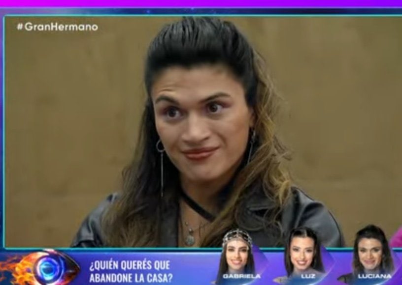 imaginettpd's tweet photo. no puede ser que se enojen tanto cuando quedan en placa, podemos hacer algo gracioso? LUCIANA AL 9009 #GranHermano https://t.co/ExgBusXa6T