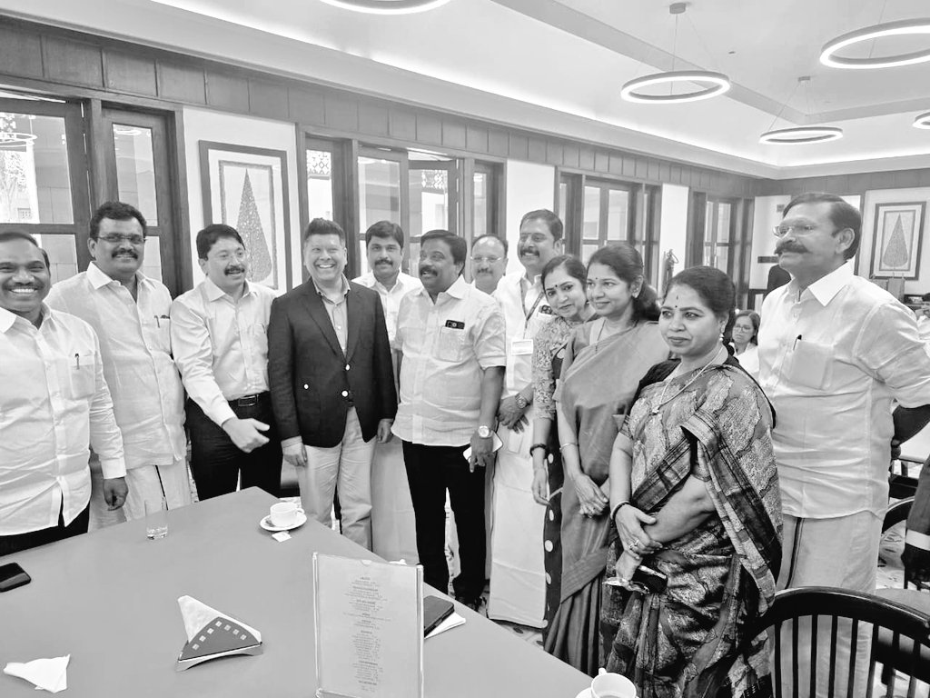 IInbadurai's tweet photo. Meeting in mess. 
Don't 'mess' up!

டெல்லி காவடி!

#TasmacScam  

#AIADMKAdvocatesWing https://t.co/MT36SHuLno